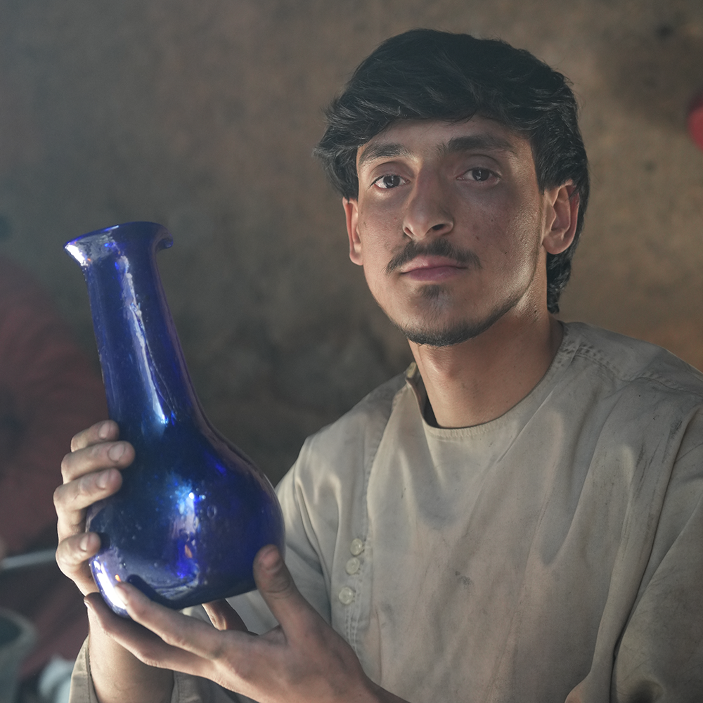 Herat Glas Karaffe mit Hals, mundgeblasen in Afghanistan