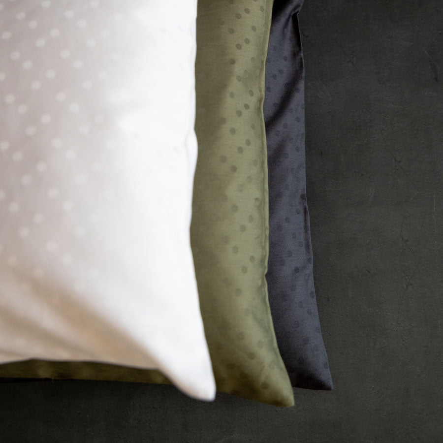 Bio-Damast Kissenhüllen mit Jacquard-Gewebe Punkte