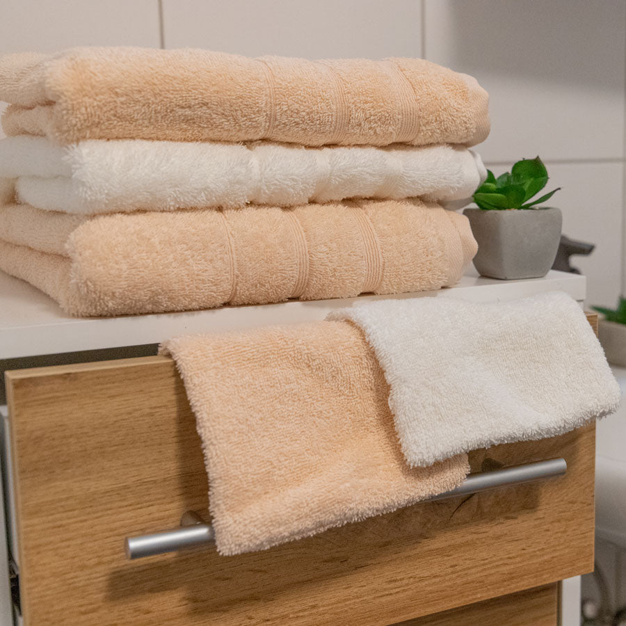 Håndklæder i udgåede farver, økologisk bomuld & Cradle to Cradle Certified® Gold