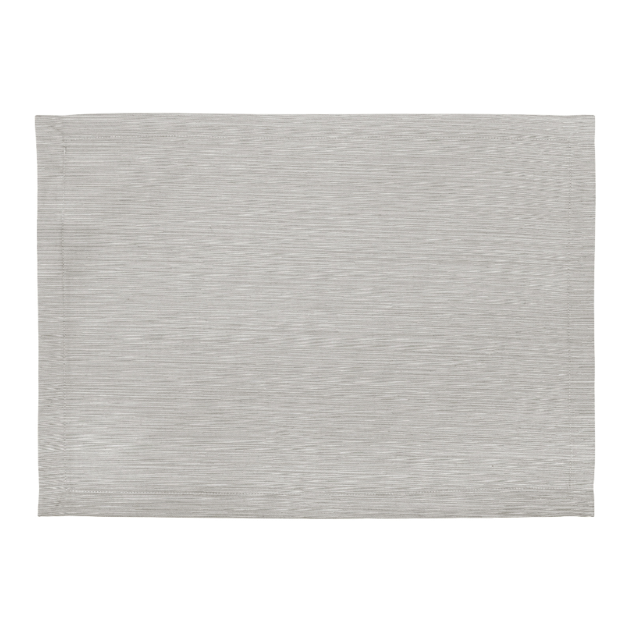 Cotton placemat with a fine texture