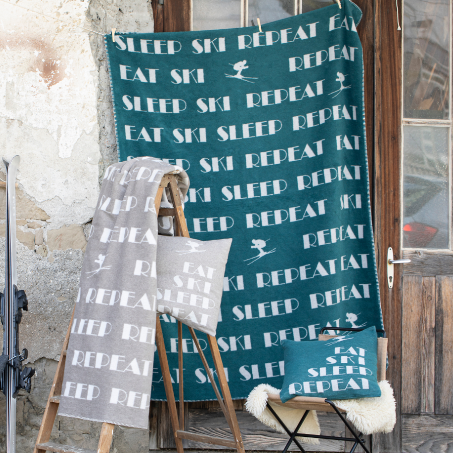 Savona Eat Ski Sleep blanket