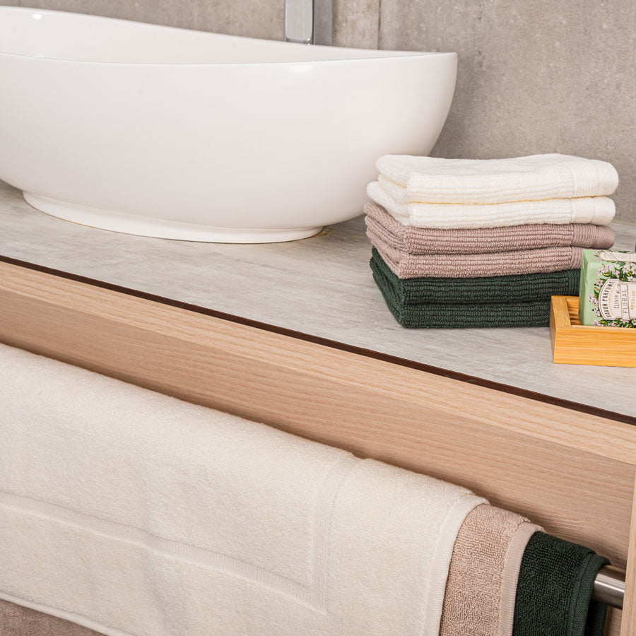 Tappeto da bagno in spugna ritorta, cotone biologico e certificazione Cradle to Cradle Certified® Gold